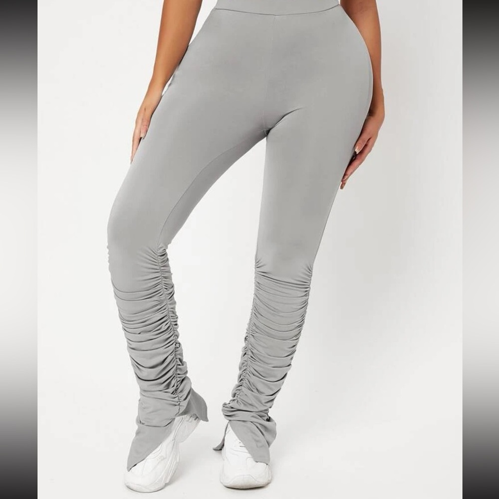 Long gray stretchy leggings